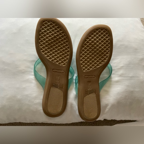 AEROSOLES Flip Flops - Picture 2 of 3